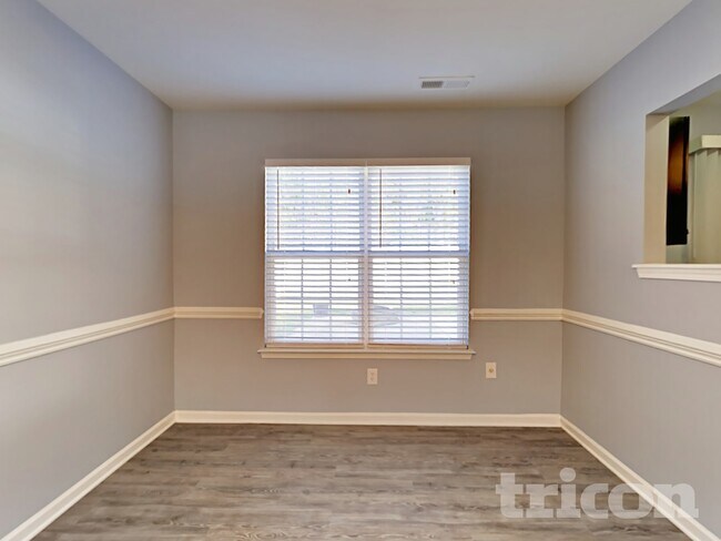 Building Photo - 1506 Kindred Cir NW