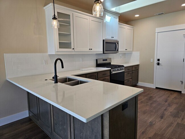 Foto del edificio - New Construction in Blackberry Glen Develo...