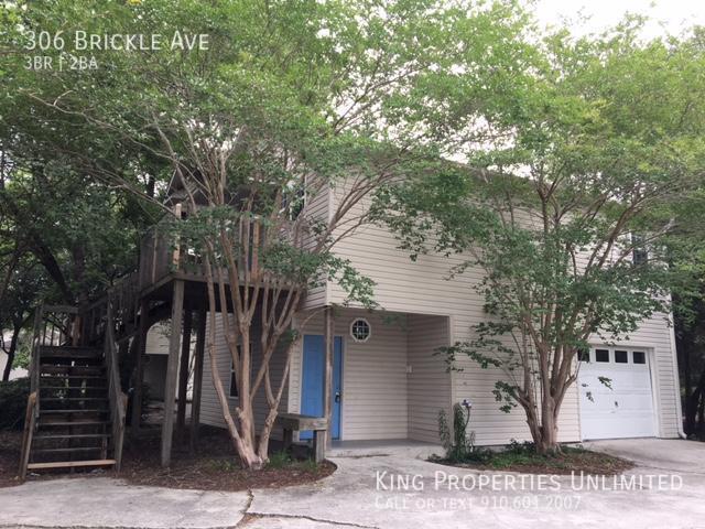 Foto del edificio - 306 Brickle Avenue