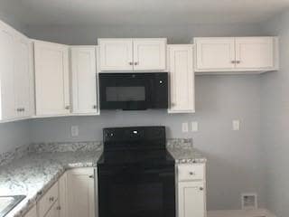 Building Photo - 2321 Reneke Ave