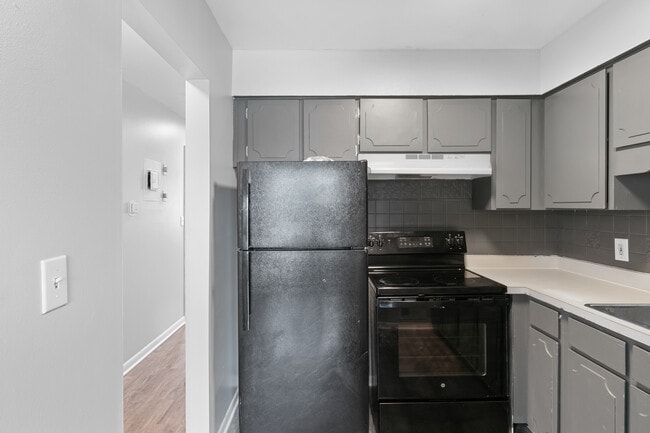 Building Photo - Potomac Village