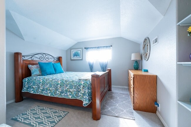 Foto del edificio - Desert Oasis – Furnished Executive Room in...