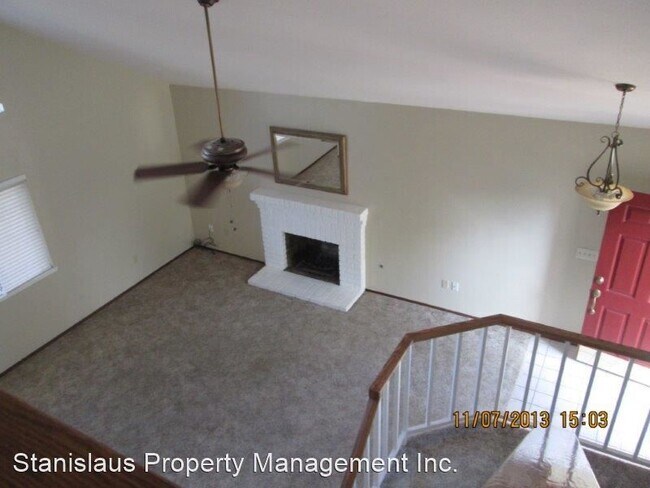 Building Photo - 3 br, 2.5 bath House - 2813 Woodmont Circle