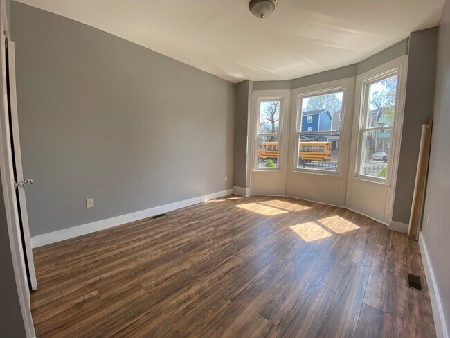 Building Photo - 339 Park Ave