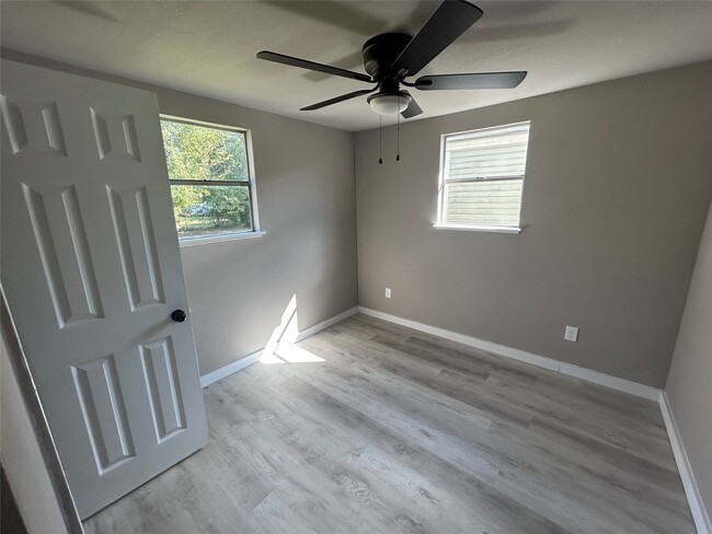 Building Photo - 5734 Grant Ave