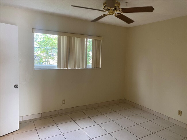 Building Photo - 1812 E Oakland Park Blvd