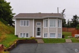 Building Photo - 7 Stanhope Dr