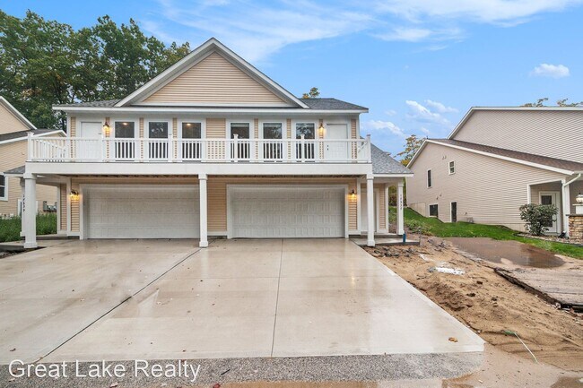 Building Photo - 5 br, 3 bath House - 17549 Beechwood Lane