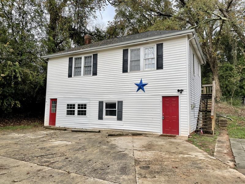 Primary Photo - 300 Forrest Ave