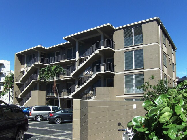 Building Photo - Punahou Clark