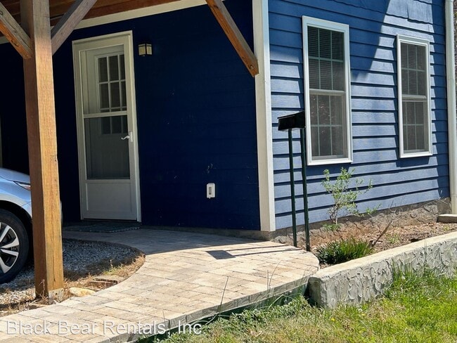 Building Photo - 1 br, 1 bath House - 52 Chester Place