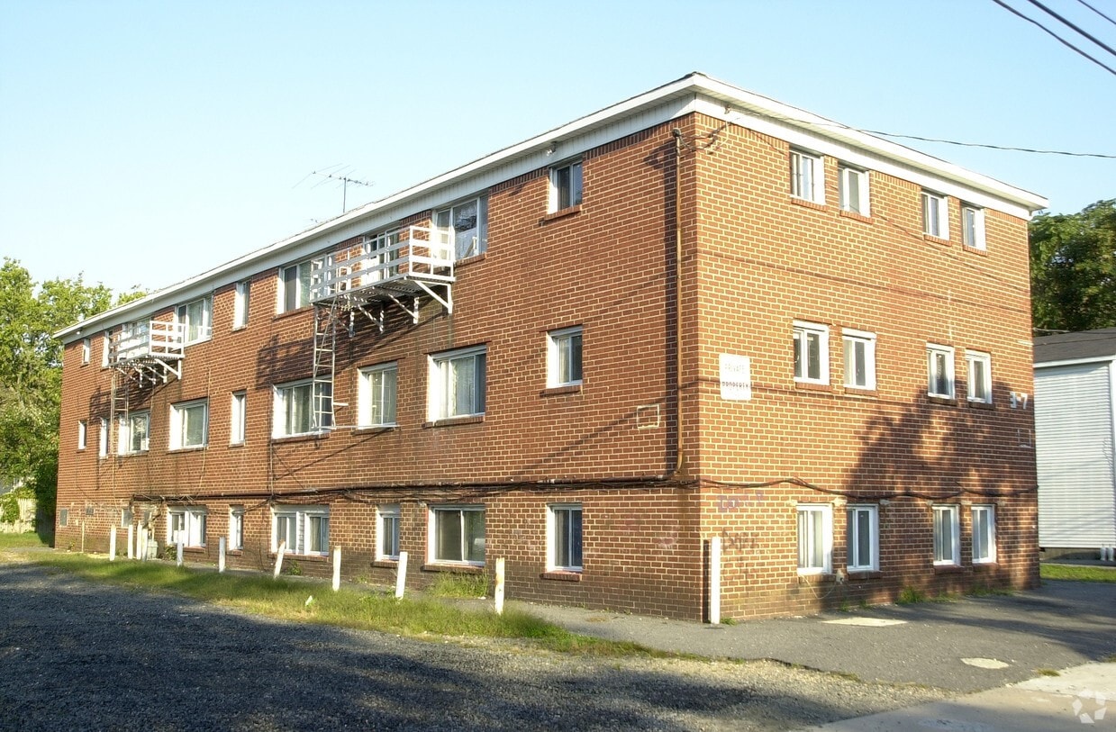 Building Photo - 1 Borden Ave