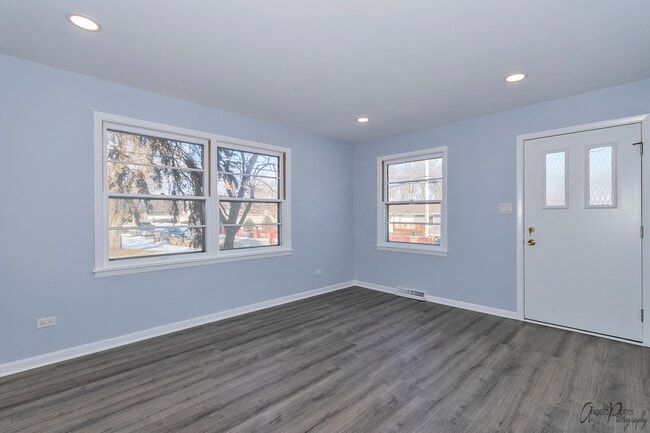 Building Photo - 24 Lippincott Rd