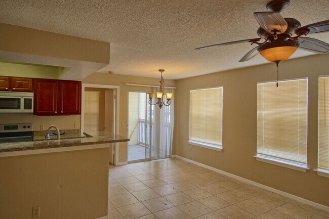 Foto del edificio - 1043 S Hiawassee Rd