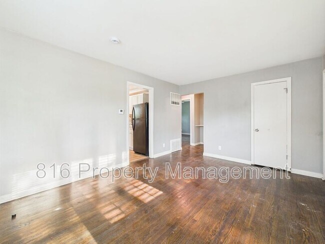 Foto del edificio - 6149 Agnes Ave