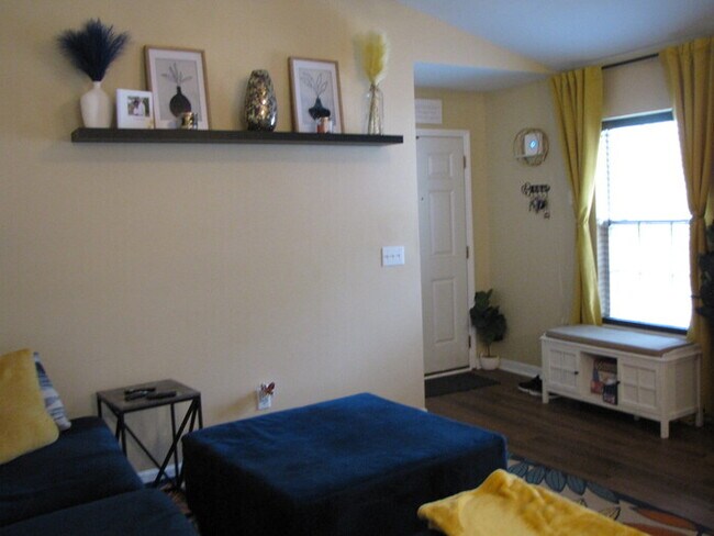 Foto del edificio - 8 Evanwald Ct