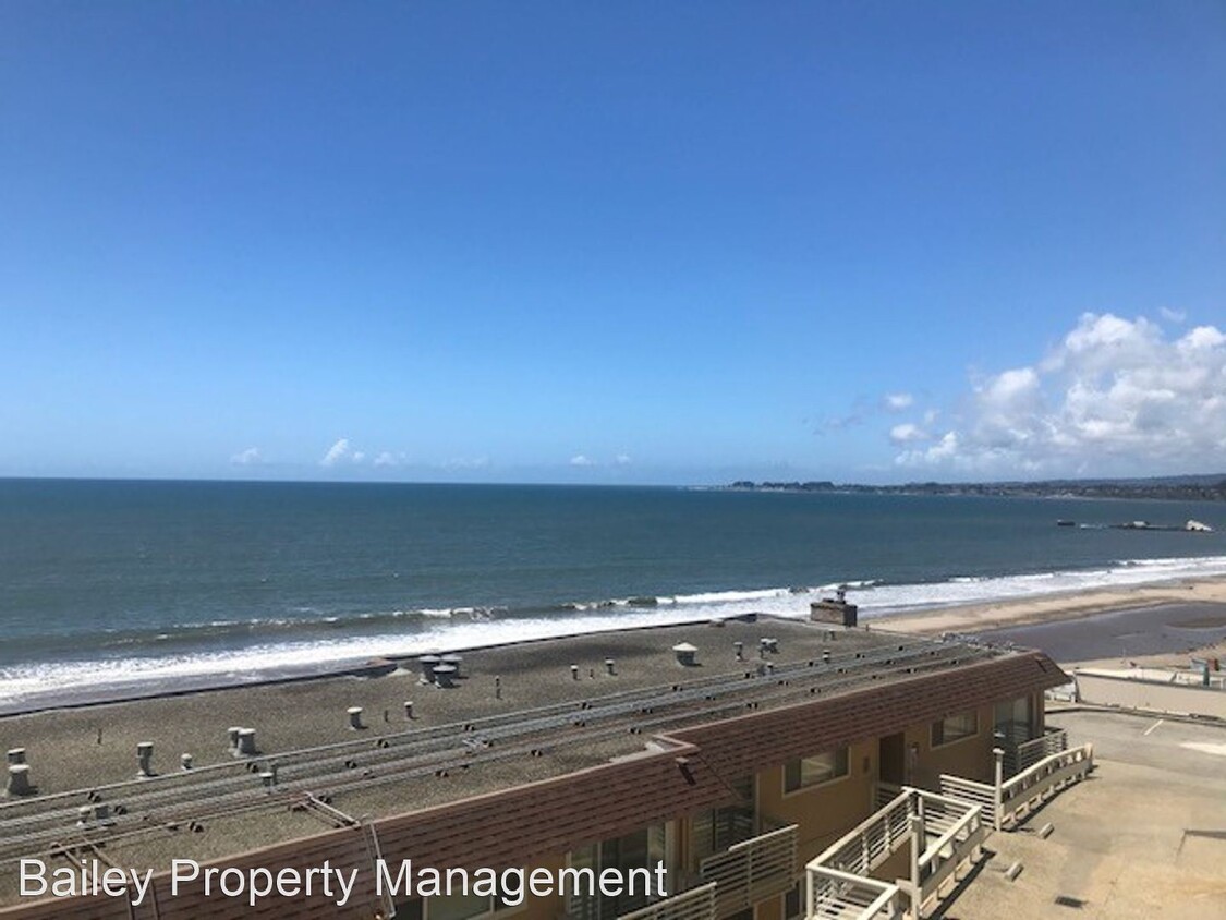 Primary Photo - 3 br, 2 bath House - 240 Rio Del Mar Blvd #I