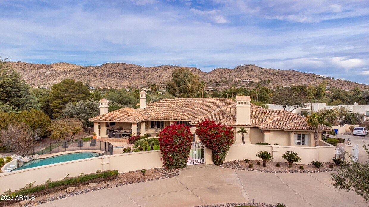 Primary Photo - 6310 E Huntress Dr