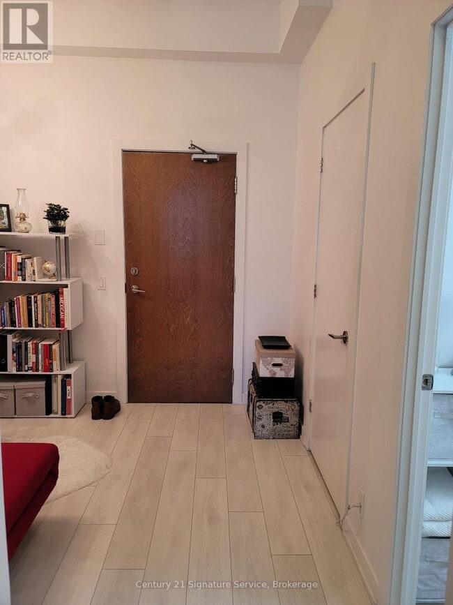 Building Photo - 4503 Lake Shore Blvd W