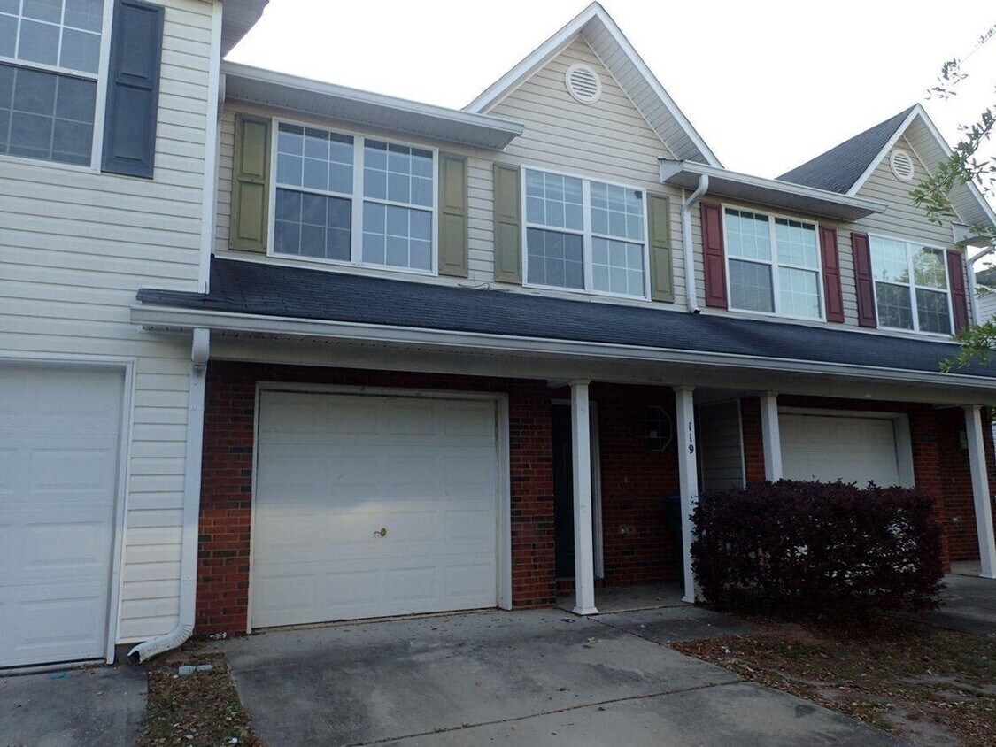 Primary Photo - Enjoy this beautifully updated 3 Bed/2.5 B...