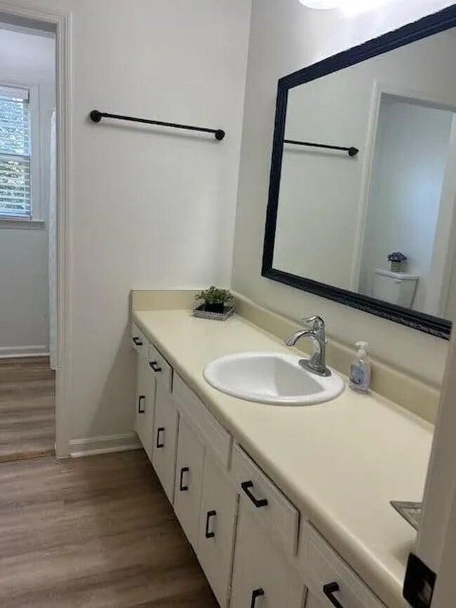 Building Photo - GORGEOUS RENOVATED HOME