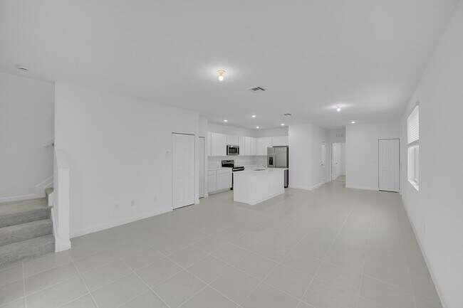 Foto del edificio - 520 Rivergrass St