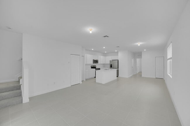 Building Photo - 520 Rivergrass St