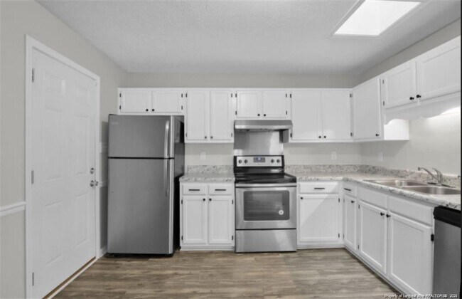 Foto del edificio - 577 Jennings Farm Rd