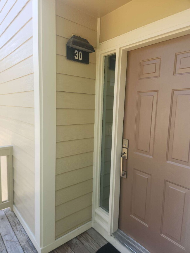 Building Photo - Renovated Two Bedroom Condo on Hilton Head...