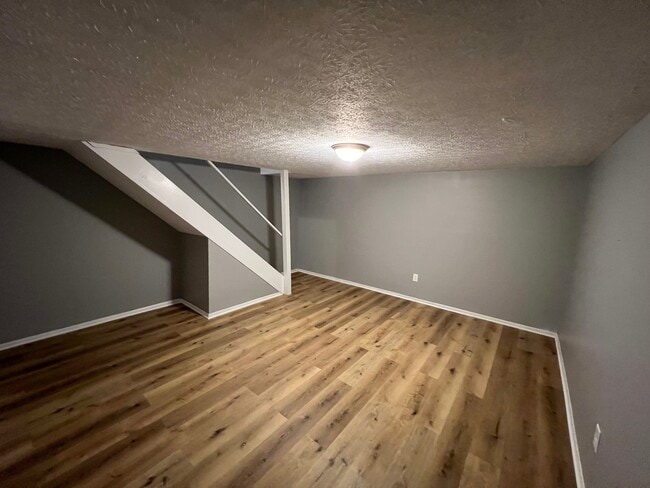 Building Photo - 5348 Shiloh Dr