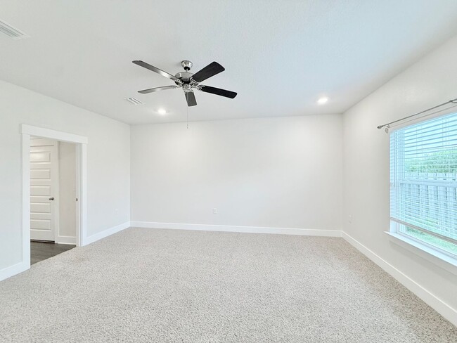 Building Photo - 4-Bedroom Craftsman-Style Home