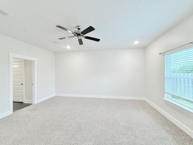 Foto del edificio - 4-Bedroom Craftsman-Style Home