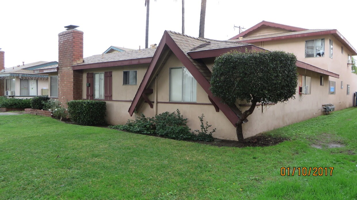Primary Photo - 10260 Sentry Dr