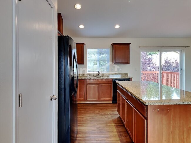 Foto del edificio - 6321 41st St NE