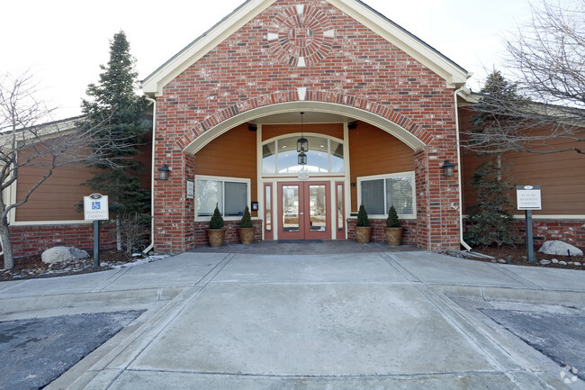 Building Photo - Willow Run Village