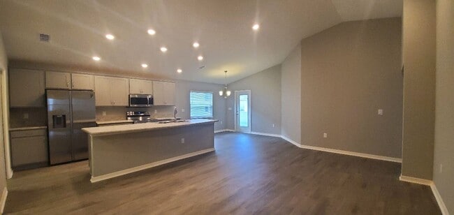 Foto del edificio - 4-bedroom Home in Villamar **MOVE-IN SPECIAL, 50% OFF 2ND MONTH***