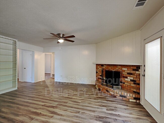 Foto del edificio - 123 Windwood Dr