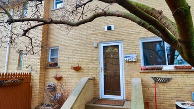 Building Photo - 4452 W Dakin St