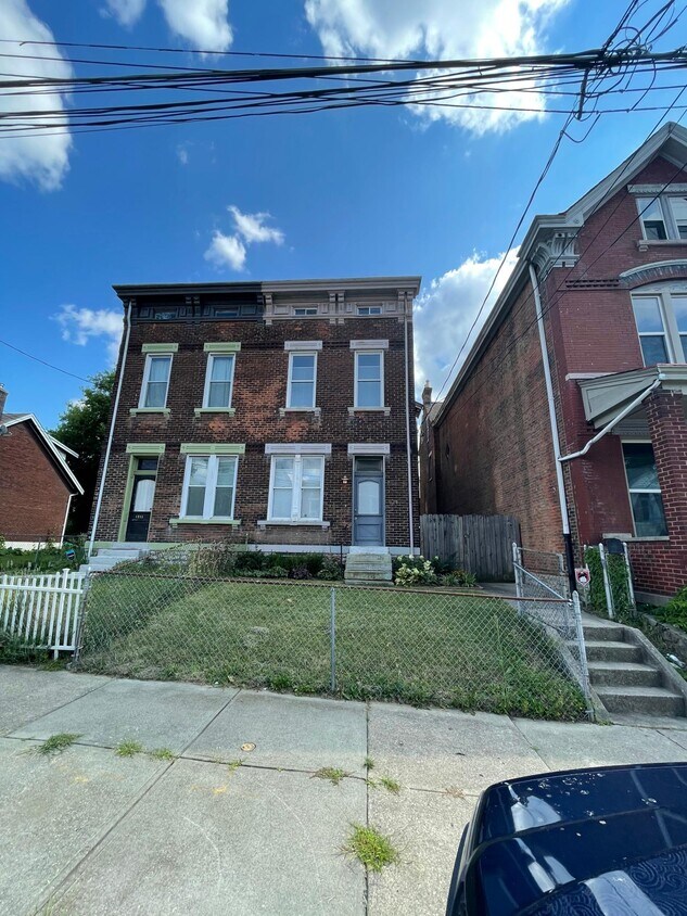 Foto principal - 1213 Bates Ave