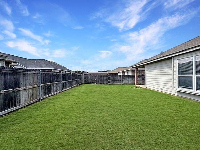 Building Photo - Charming 3-Bedroom, 2 Bath Home in a Quiet Neighborhood with Easy Access to 820 & I-30