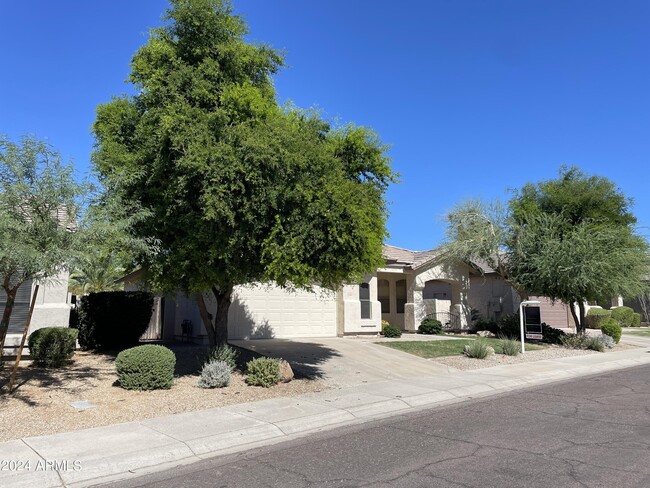 Building Photo - 7322 E Gallego Ln