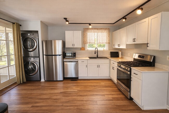 Foto del edificio - 5440 Benton Ave