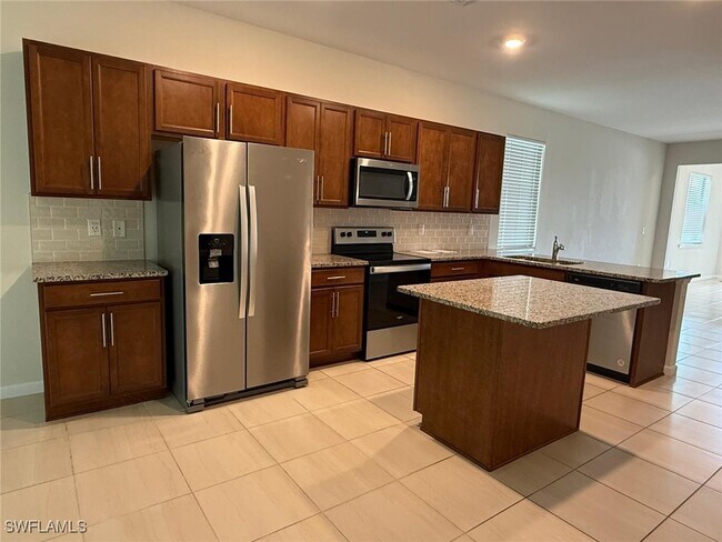 Foto del edificio - 4800 Crested Eagle Ln
