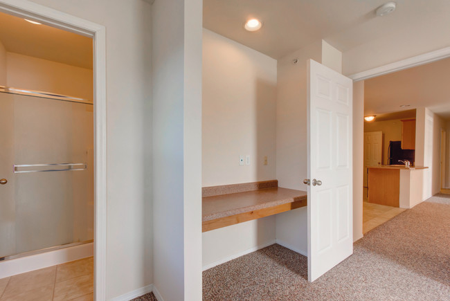 Bedroom With Desk - Watermill Park Apartments