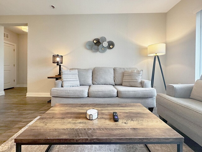 Building Photo - 2615 N Grady Ave