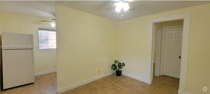 Building Photo - 2441 SW 27th Ave