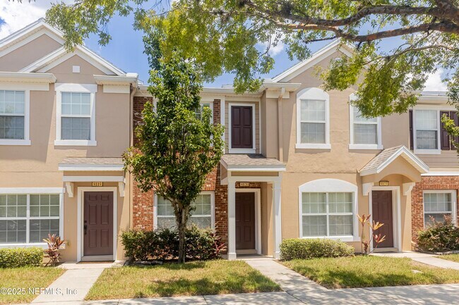 Foto del edificio - 8121 Summer Palm Ct