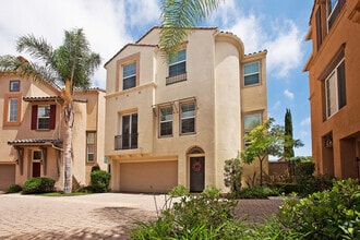 Building Photo - 2917 Villas Way