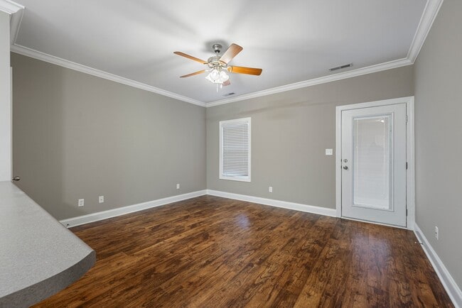 Building Photo - Mount Victor Olde Towne Luxury Apartments