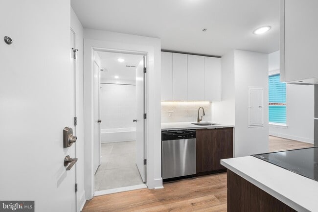 Foto del edificio - 4324 Lancaster Ave